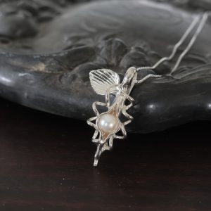 Single Pearl Pea Pod Necklace in Sterling Silver
