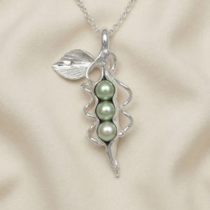 Sterling Silver 3 Peas in a Pod Freshwater Pearl Necklace