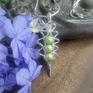 Sterling Silver 3 Peas in a Pod Freshwater Pearl Necklace