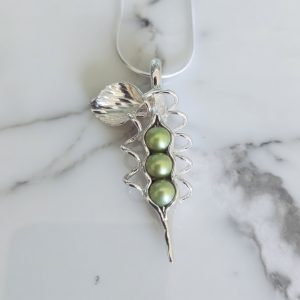 Sterling Silver 3 Peas in a Pod Freshwater Pearl Necklace