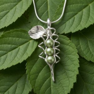 Sterling Silver 3 Peas in a Pod Freshwater Pearl Necklace