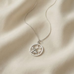 Bee Circle necklace in sterling silver