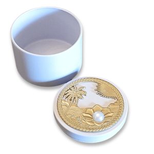 Fine pewter pearl in seashell design. Crafted in the USA, includes artist card. Great nautical gift for beach lovers, seashell collectors, beach weddings