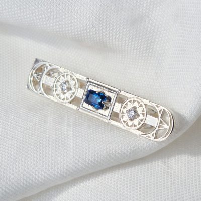 Deco Tie Bar with Sapphire and Diamonds in Sterling Silver