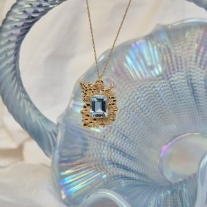 Corner Flower Necklace with Blue Topaz in 14K