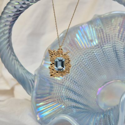 Corner Flower Necklace with Blue Topaz in 14K