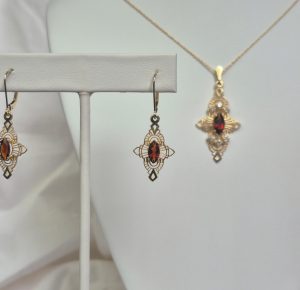 Marquise Deco Necklace and Earrings with Diamonds and Madera Citrine in 14K